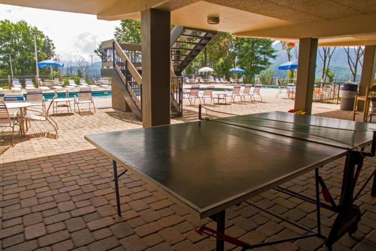 Indoor Pool, Volleyball Beach, Mountain View, Luxury Hébergement de vacances Gatlinburg