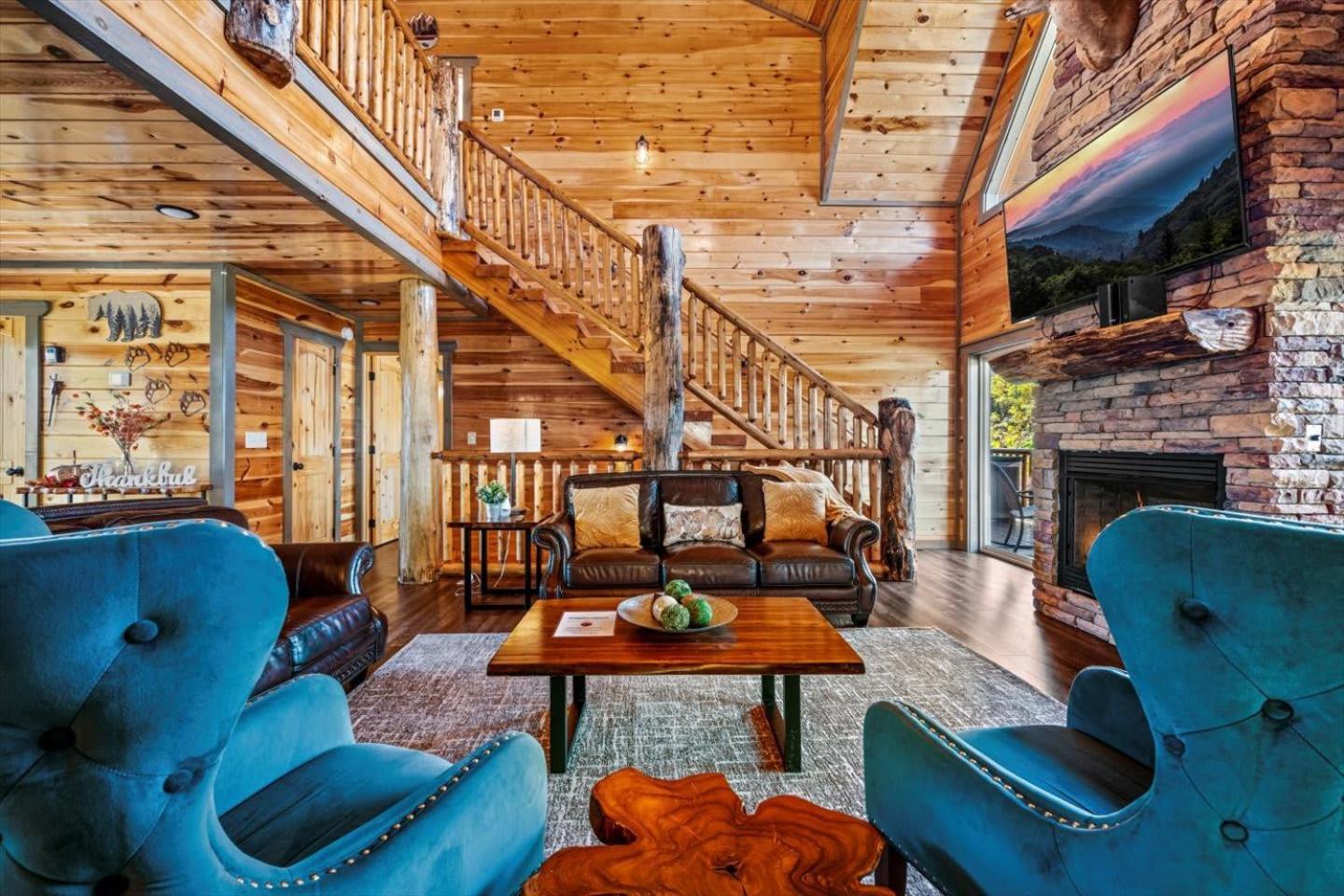 Indoor Pool, Volleyball Beach, Mountain View, Luxury Hébergement de vacances Gatlinburg