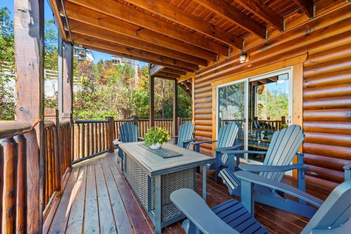 Indoor Pool, Volleyball Beach, Mountain View, Luxury Hébergement de vacances