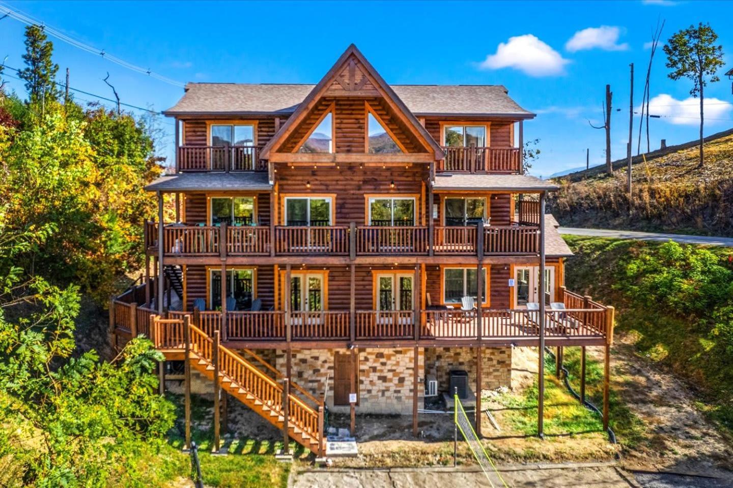 Indoor Pool, Volleyball Beach, Mountain View, Luxury Hébergement de vacances Gatlinburg