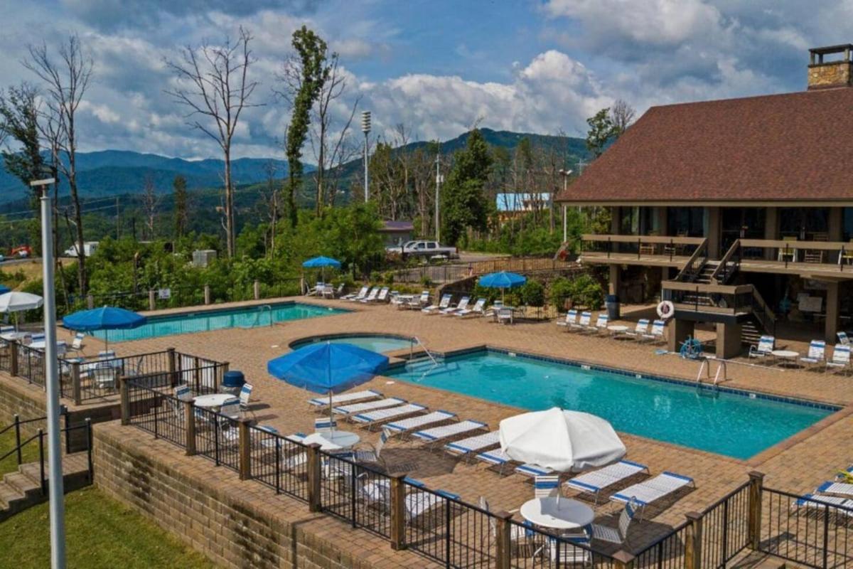Indoor Pool, Volleyball Beach, Mountain View, Luxury Casa de Férias Gatlinburg